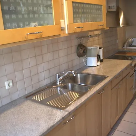 Jut Stuff - Familienfreundliche In Mit Grossem Garten Apartment Rommersheim