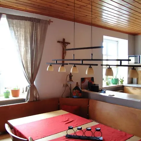 Jut Stuff - Familienfreundliche In Mit Grossem Garten Apartment *